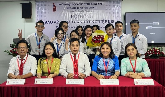 BẢO VỆ KHÓA LUẬN TỐT NGHIỆP - SINH VIÊN NGÀNH TÀI CHÍNH - NGÂN HÀNG - KHÓA 15 (2019 - 2023)