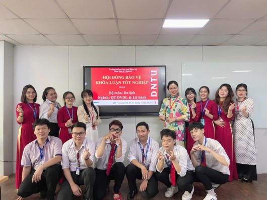 BỘ MÔN DU LỊCH TỔ CHỨC THÀNH CÔNG  LỄ BẢO VỆ KHOÁ LUẬN TỐT NGHIỆP CHO SINH VIÊN KHÓA 16 (2020-2024)