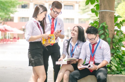 BỨT PHÁ TƯƠNG LAI – DẪN ĐẦU CUỘC CHƠI – TRỞ THÀNH NHÀ QUẢN TRỊ TƯƠNG LAI TẠI DNTU