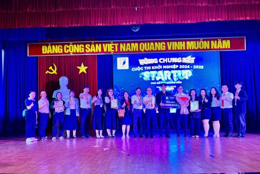 Chung Kết Cuộc Thi Khởi Nghiệp 2025: Hành Trình Đầy Ấn Tượng Của Sinh Viên Khoa Kinh Tế - Quản Trị