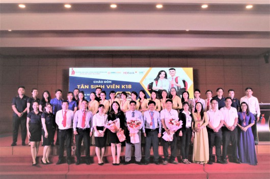 GẶP GỠ TÂN SINH VIÊN KHÓA 18 – RA MẮT CÁC CÂU LẠC BỘ CHUYÊN NGÀNH – TRAO HỌC BỔNG CỦA CÁC NHÀ TÀI TRỢ