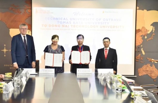 Hợp tác đào tạo với các Trường Đại học thuộc Cộng hòa Séc