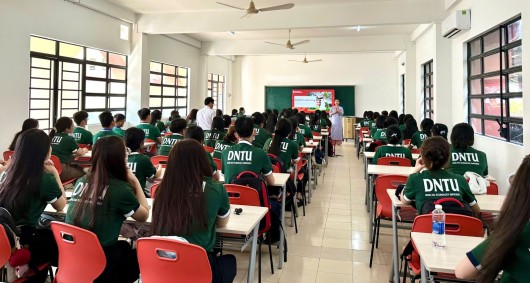 Khoa Kế toán – Tài chính tổ chức giảng dạy học phần “Hiểu biết về DNTU” cho sinh viên K21 năm học 2025 - 2026