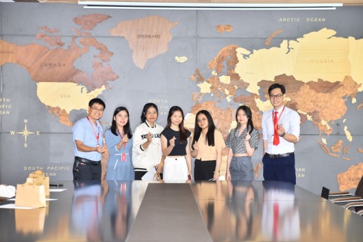 KHOA KINH TẾ - QUẢN TRỊ TRƯỜNG ĐẠI HỌC CÔNG NGHỆ ĐỒNG NAI  HÂN HOAN CHÀO ĐÓN SINH VIÊN LÀO