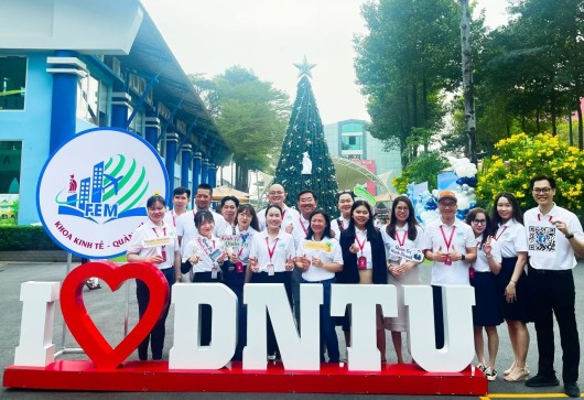 Khoa Kinh Tế Quản Trị tưng bừng Ngày hội DNTU OPEN DAY 2023