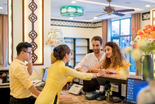 QUẢN TRỊ KHÁCH SẠN NGÀNH XU THẾ GIỚI TRẺ