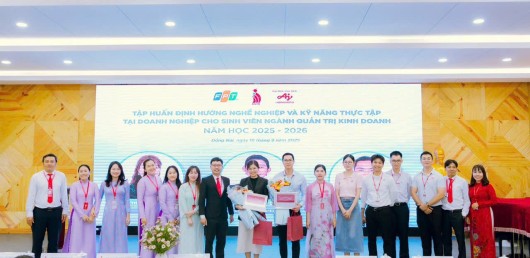 SINH VIÊN NGÀNH QUẢN TRỊ KINH DOANH THAM GIA TẬP HUẤN ĐỊNH HƯỚNG NGHỀ NGHIỆP VÀ KỸ NĂNG THỰC TẬP TẠI DOANH NGHIỆP