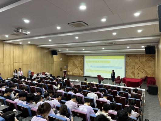 TALKSHOW SINH VIÊN KINH TẾ – QUẢN TRỊ DNTU TRONG KỶ NGUYÊN SỐ