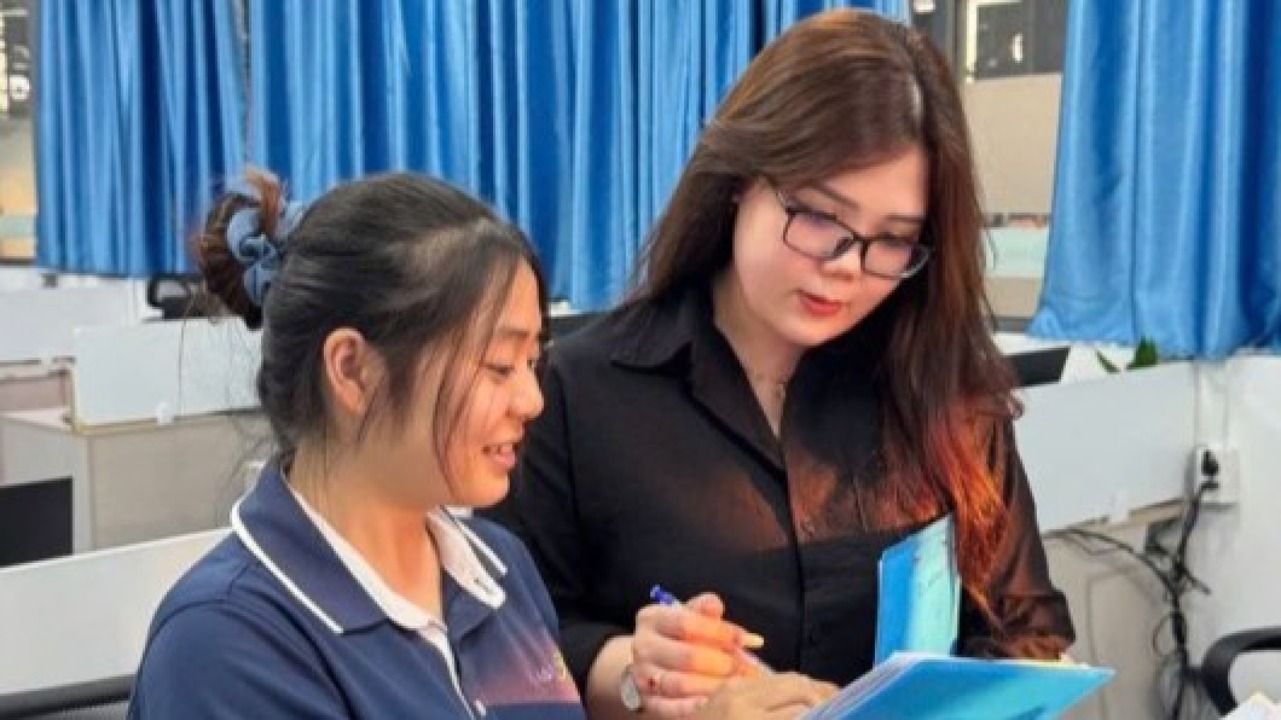 TỪ GIẢNG ĐƯỜNG ĐẾN DOANH NGHIỆP - KHÔNG CÓ KHOẢNG CÁCH TẠI KHOA KINH TẾ CỦA DNTU