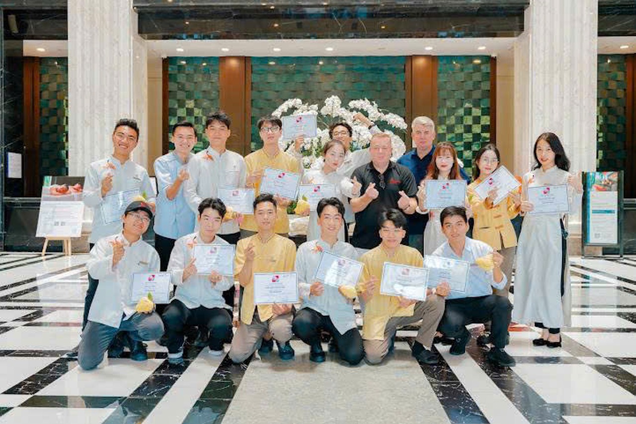 NGÀNH KHÁCH SẠN – NHÀ HÀNG: TỪ CƠ HỘI TRONG NƯỚC ĐẾN SỰ NGHIỆP TOÀN CẦU