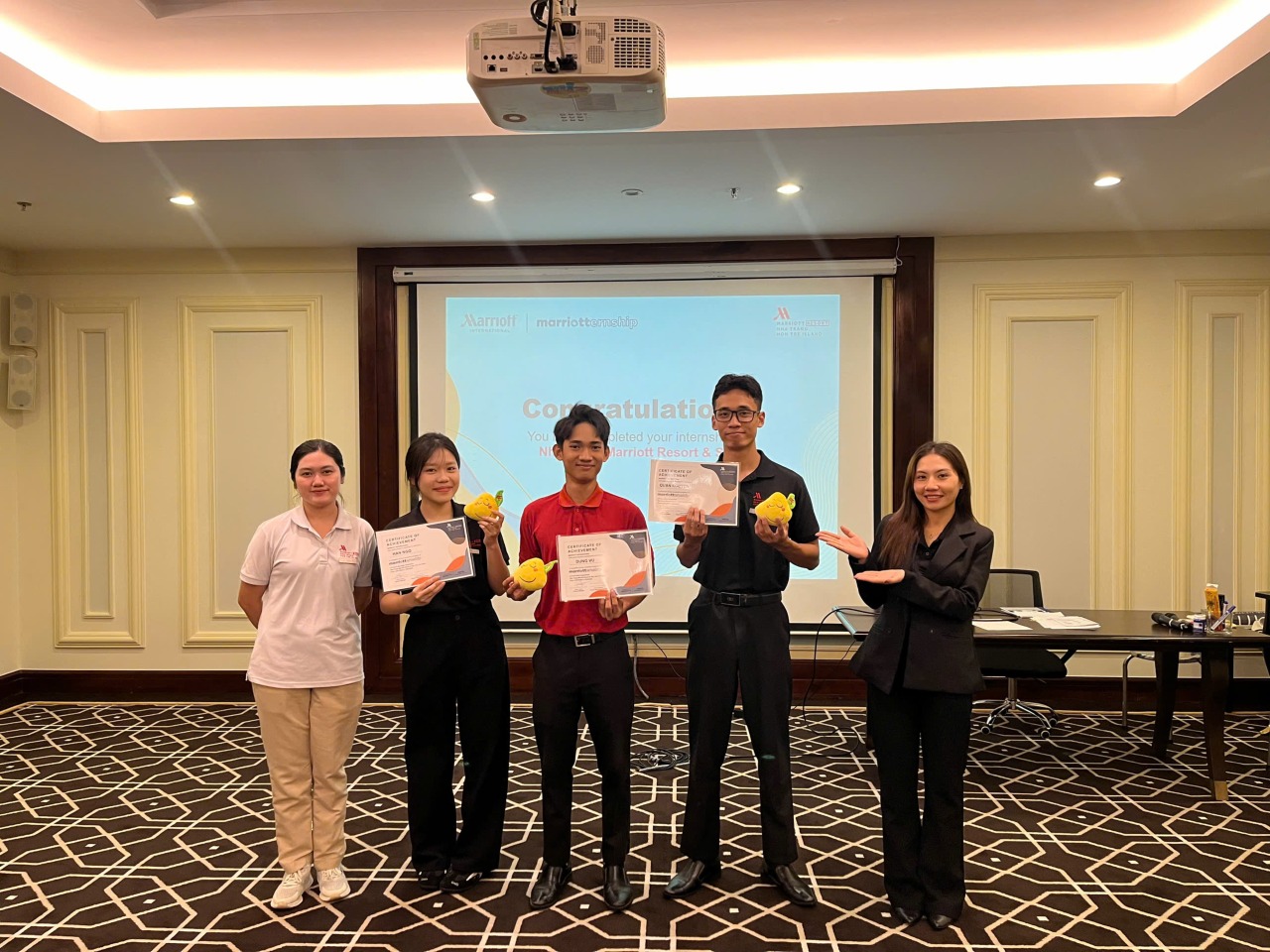 THỰC TẬP TẠI CƠ SỞ LƯU TRÚ CAO CẤP QUỐC TẾ:  SINH VIÊN KHOA KINH TẾ KHẲNG ĐỊNH NĂNG LỰC, MỞ RỘNG CƠ HỘI NGHỀ NGHIỆP TOÀN CẦU