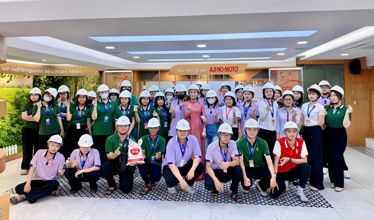 Sinh viên Khoa Kinh tế DNTU trải nghiệm thực tế tại Nhà máy Ajinomoto Việt Nam: “Mở khóa” tư duy hiện đại