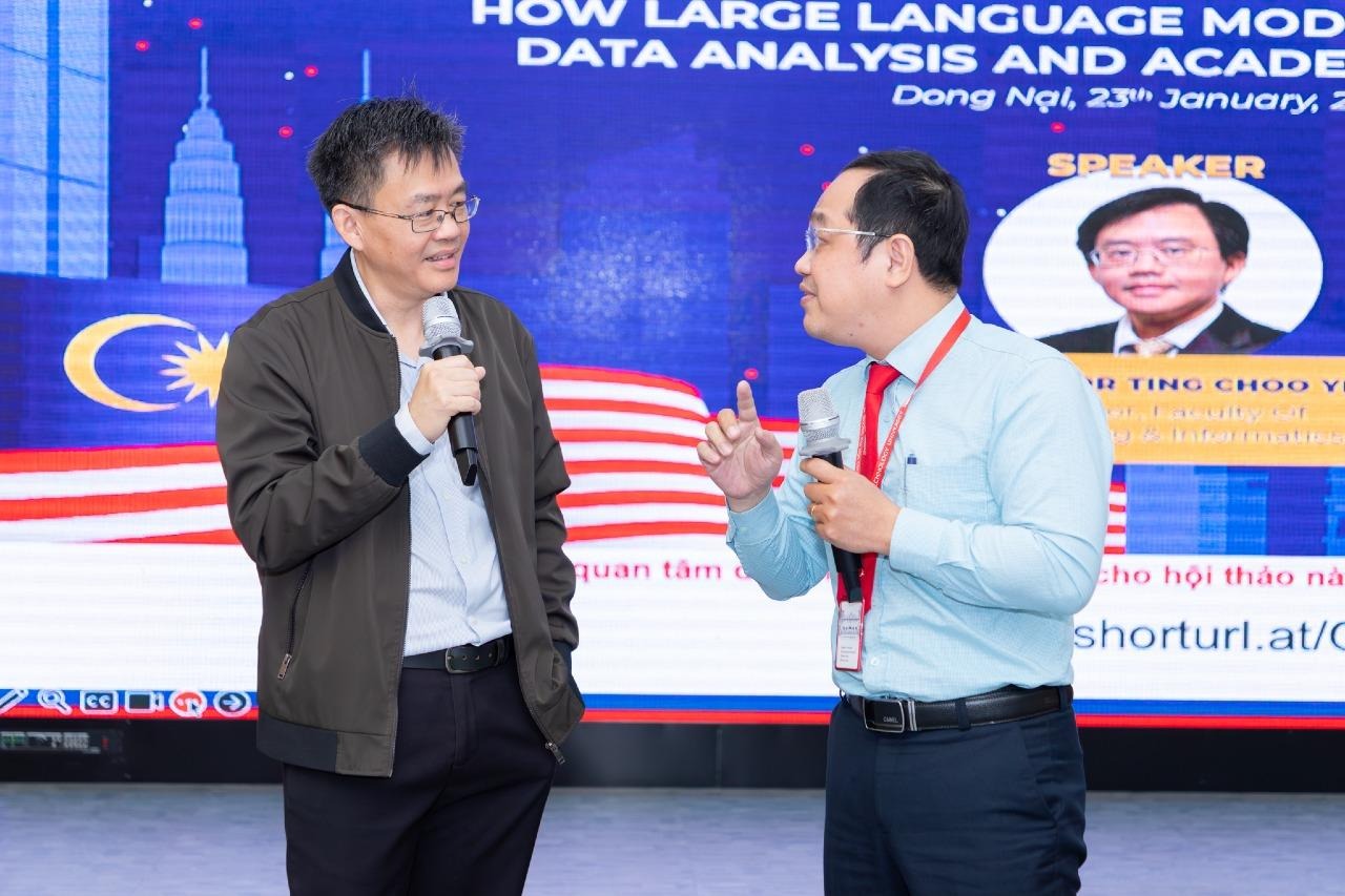 Thế hệ sinh vi&ecirc;n số tại DNTU cập nhật xu hướng tr&iacute; tuệ nh&acirc;n tạo (LLMs) c&ugrave;ng c&aacute;c Gi&aacute;o sư quốc tế đến từ Malaysia