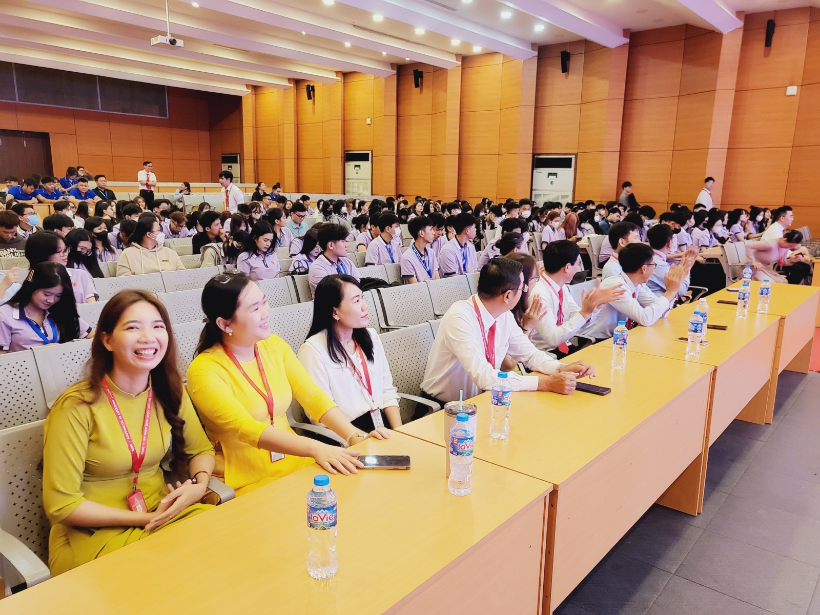 Hình ảnh Chương trình Chào đón Tân sinh viên Khoá 19 Khoa Kinh Tế Quản Trị Trường Đại Học Công Nghệ Đồng Nai