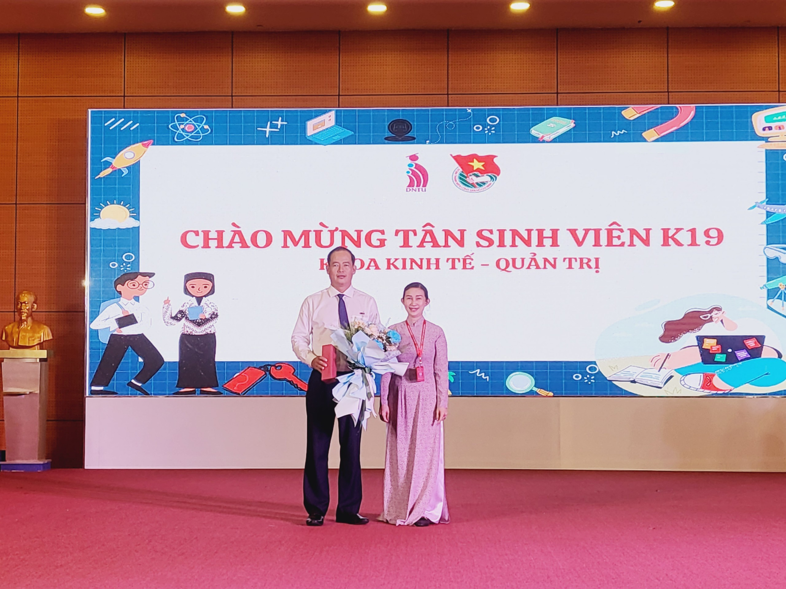 Hình ảnh Chương trình Chào đón Tân sinh viên Khoá 19 Khoa Kinh Tế Quản Trị Trường Đại Học Công Nghệ Đồng Nai