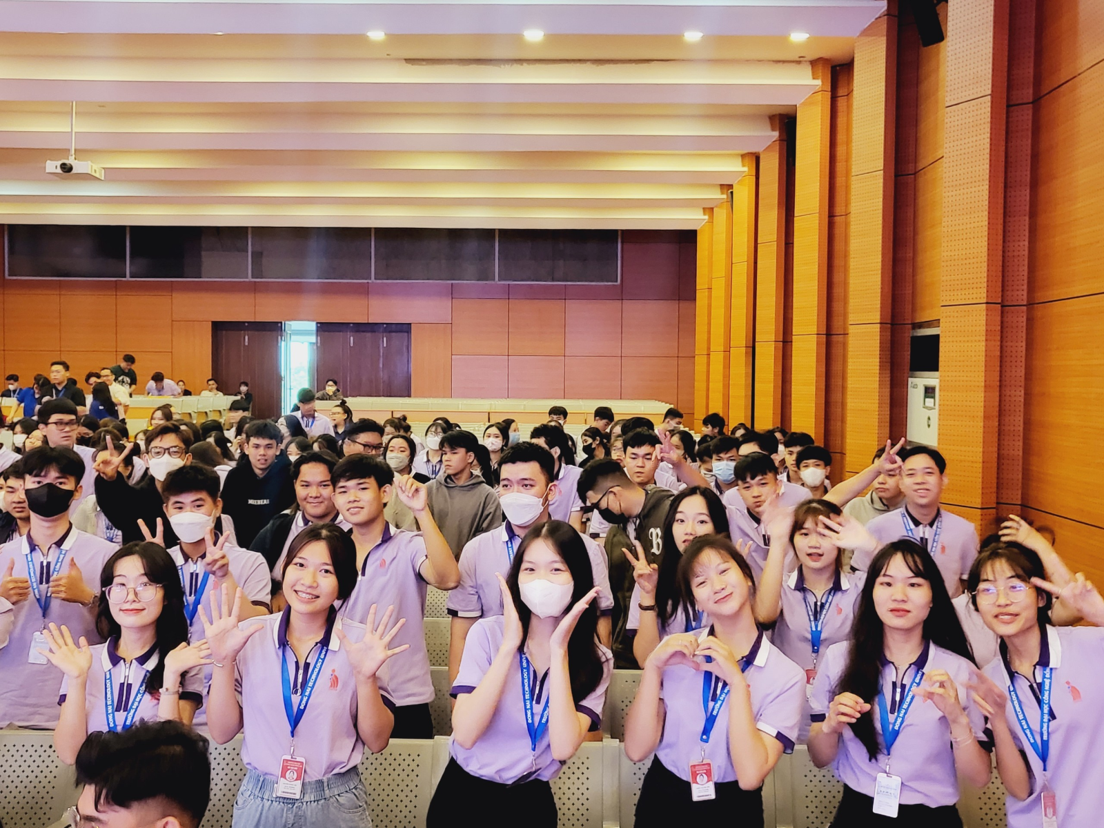 Hình ảnh Chương trình Chào đón Tân sinh viên Khoá 19 Khoa Kinh Tế Quản Trị Trường Đại Học Công Nghệ Đồng Nai