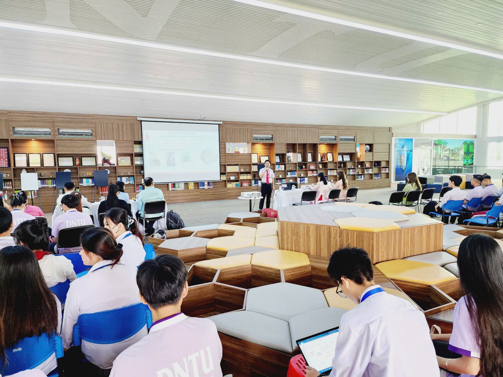 dntu-khoa-hoc-01