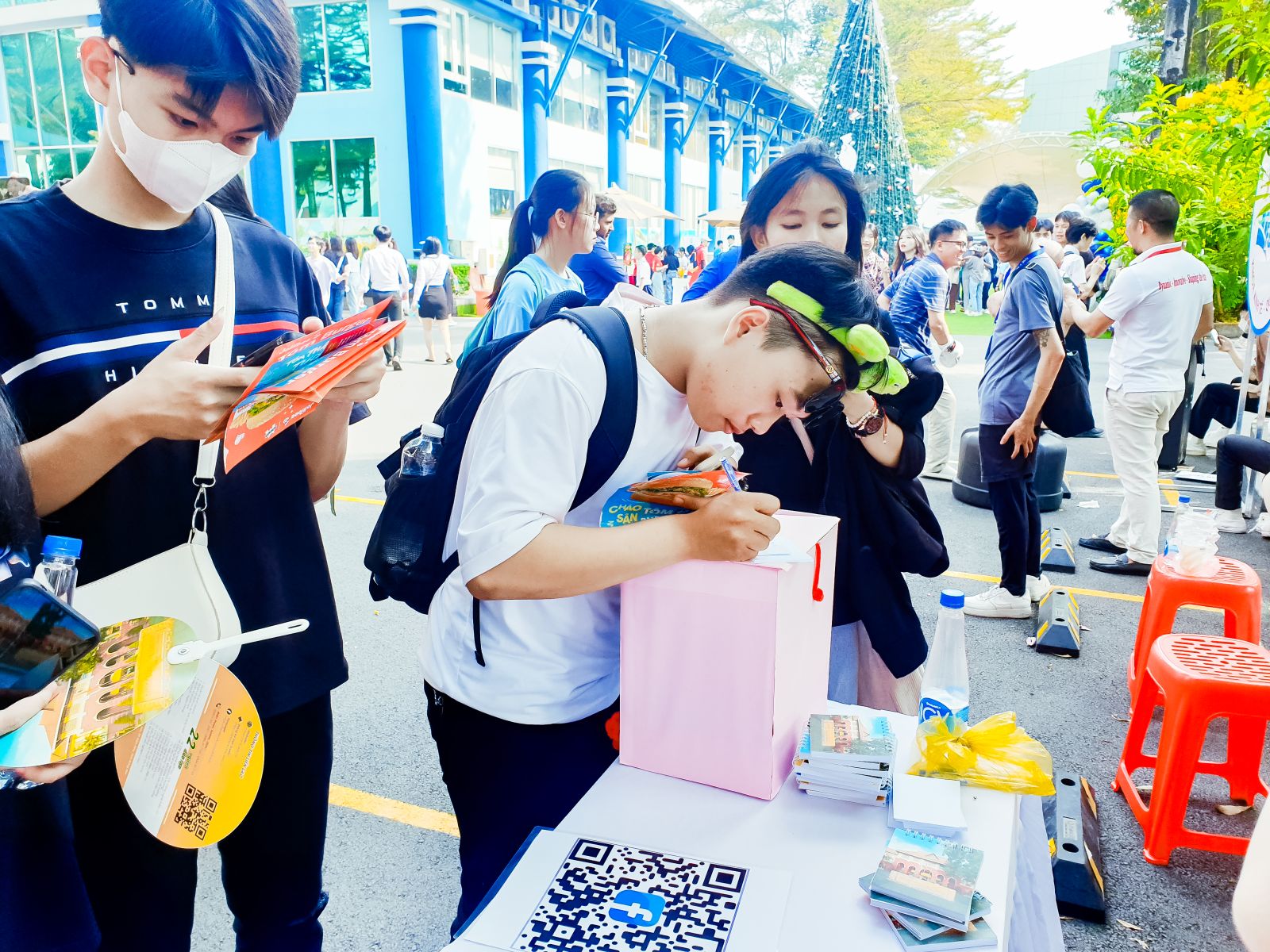 Khoa Kinh Tế Quản Trị DNTU Openday 2023