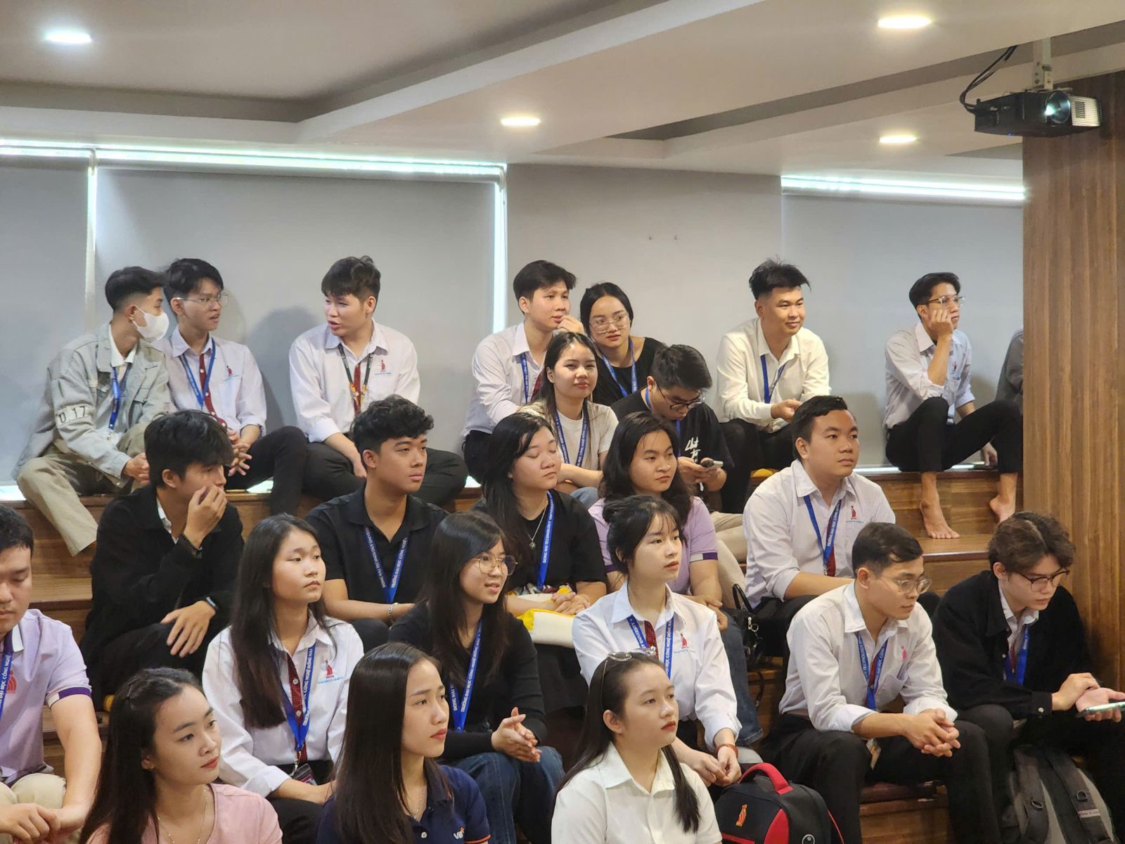 cuu-sinh-vien-dntu-khoa-kinh-te-quan-tri