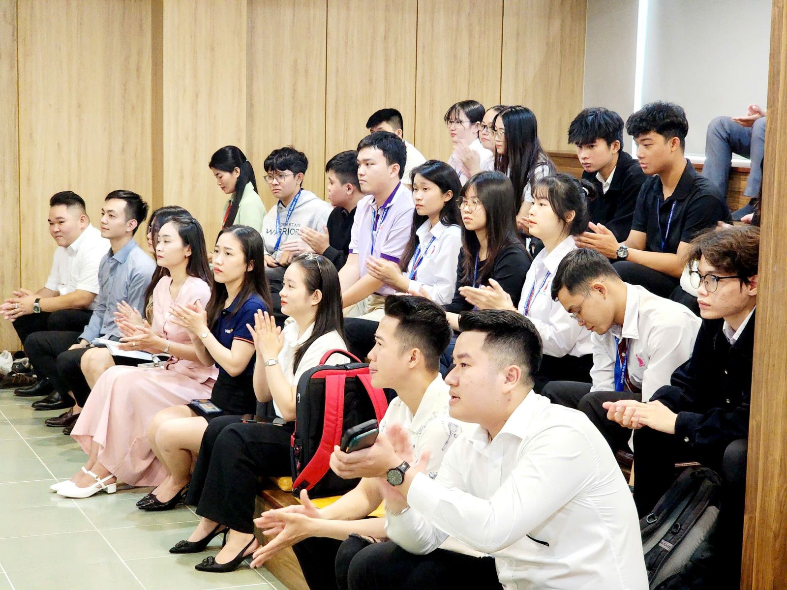 cuu-sinh-vien-dntu-khoa-kinh-te-quan-tri