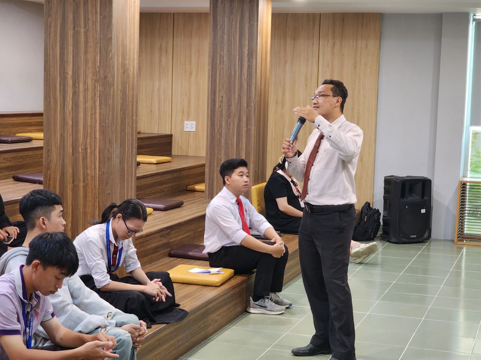 talkshow-ung-dung-AI-trong-kinh-te 