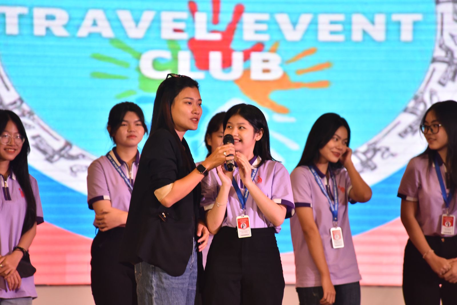 chao-mung-tan-sinh-vien-khoa-20-dntu-khoa-kinh-te-quan-tri