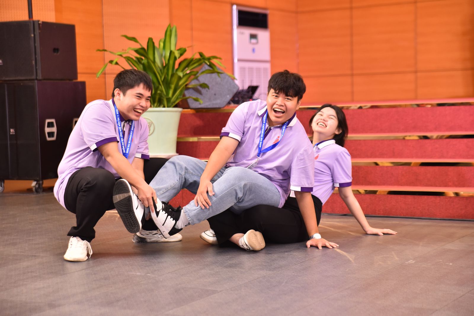 chao-mung-tan-sinh-vien-khoa-20-dntu-khoa-kinh-te-quan-tri