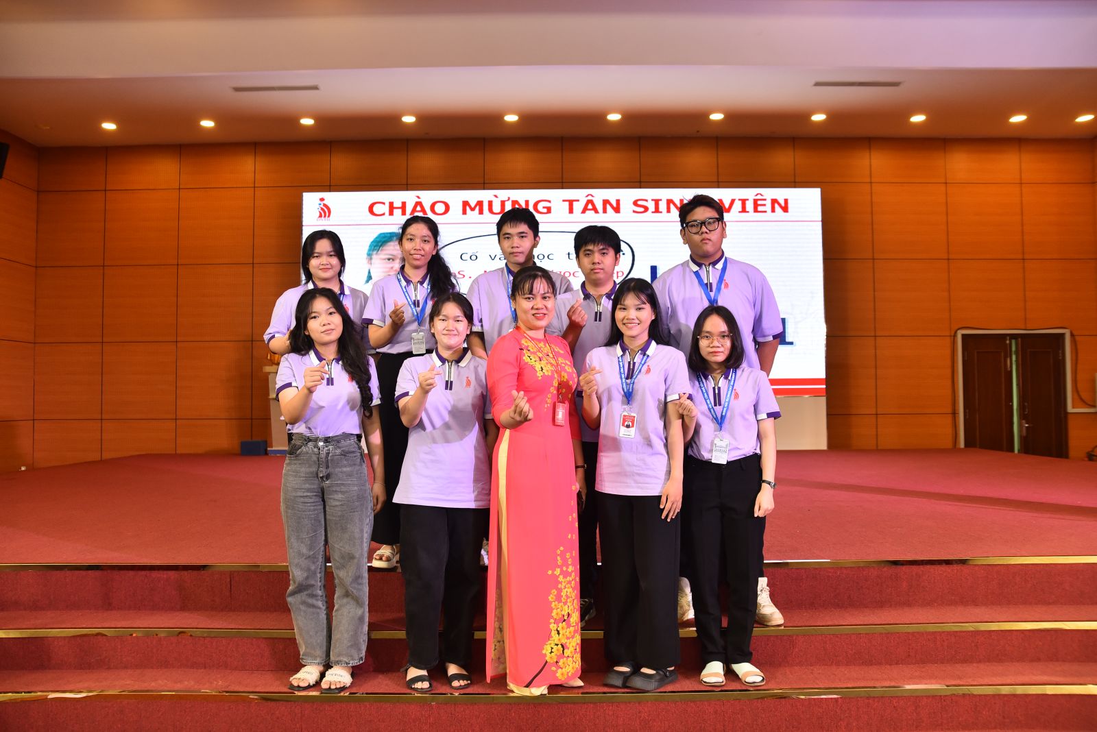 chao-mung-tan-sinh-vien-khoa-20-dntu-khoa-kinh-te-quan-tri