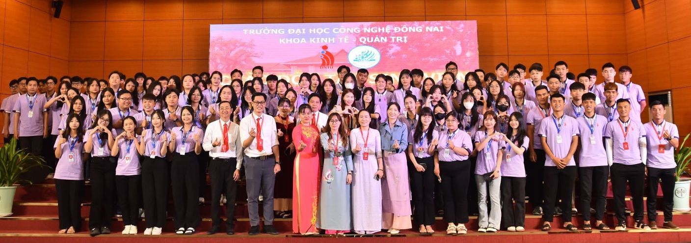 chao-mung-tan-sinh-vien-khoa-20-dntu-khoa-kinh-te-quan-tri